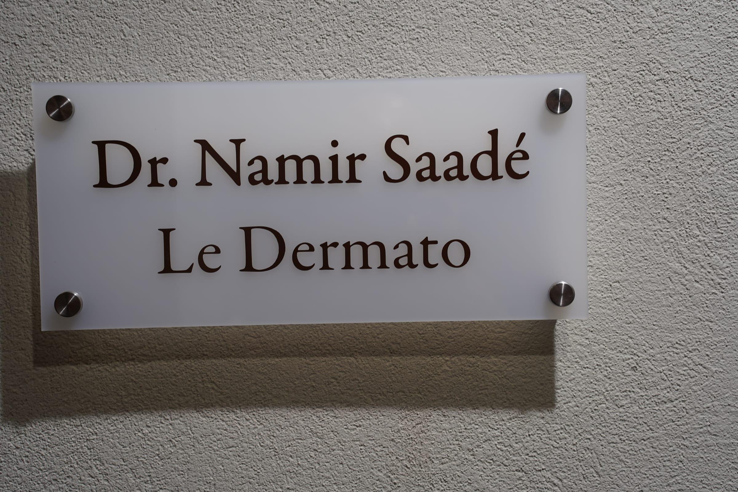 Name plate of Dr. Namir Saadé at the Le Dermato clinic in Dbayeh