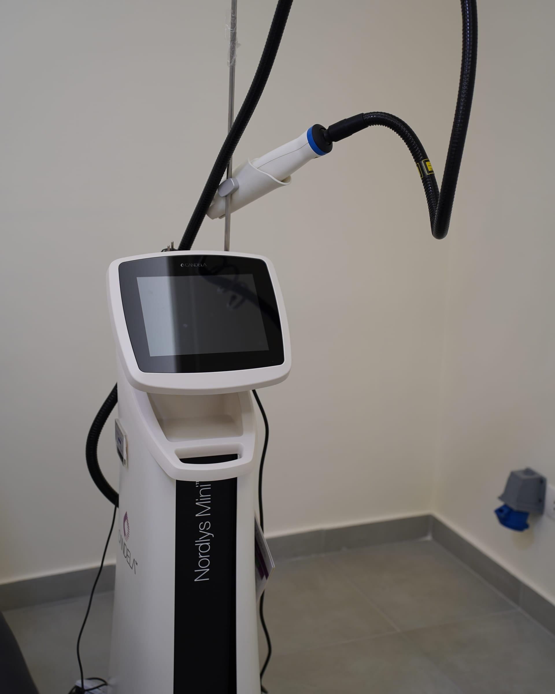 Laser device in the treatment room at Le Dermato